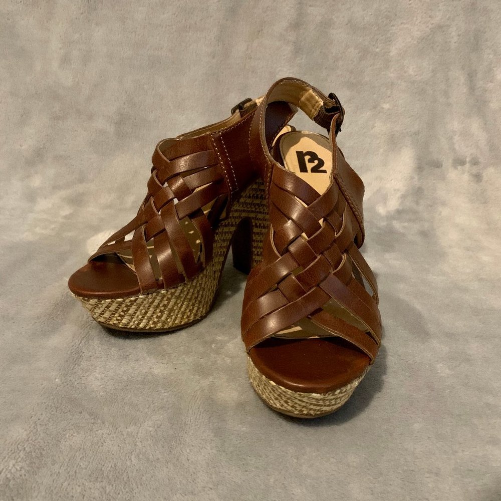 R2 Bernadette Wedges